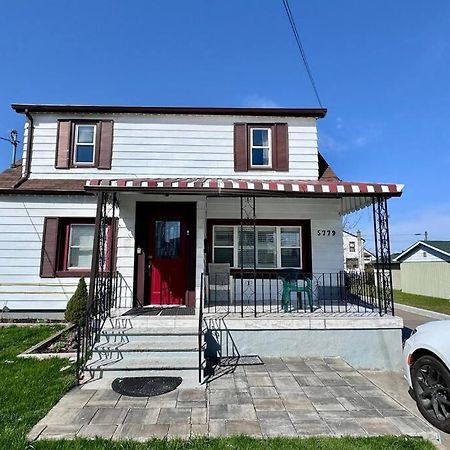 Near The Falls Two Bedroom - 5 Min Walk To Clifton Niagara Falls Exteriér fotografie