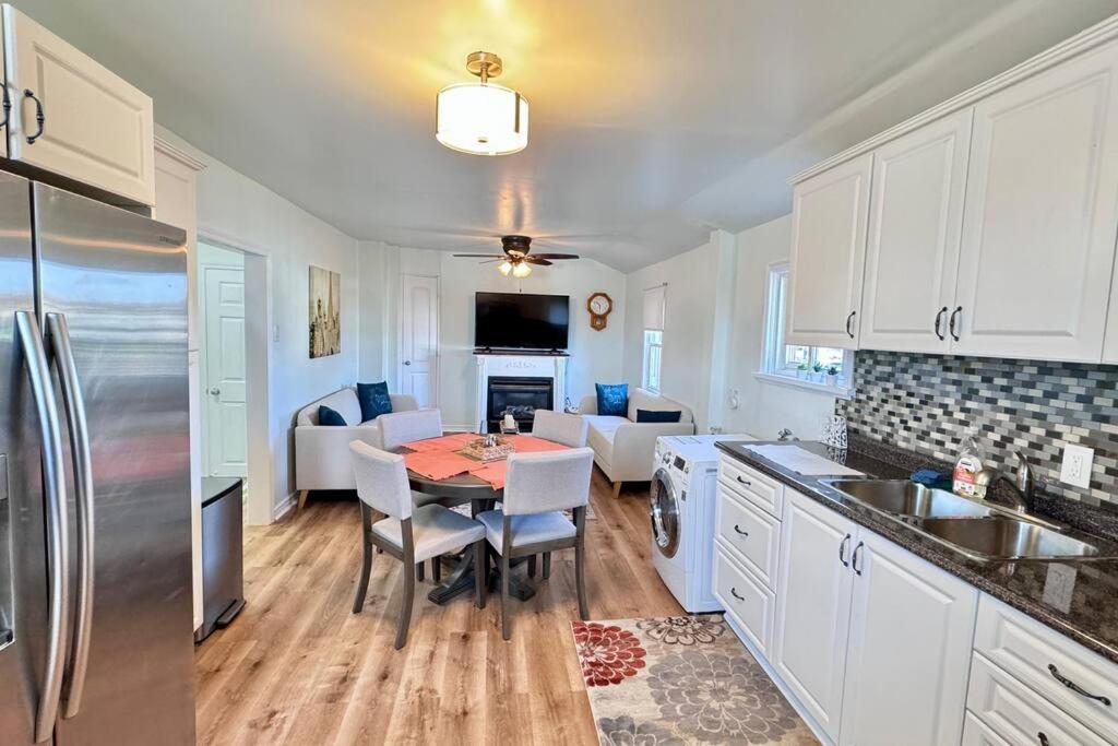 Near The Falls Two Bedroom - 5 Min Walk To Clifton Niagara Falls Exteriér fotografie
