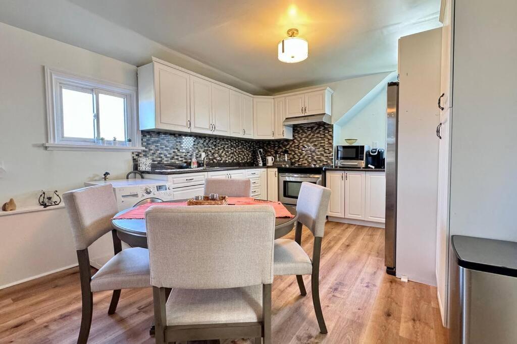 Near The Falls Two Bedroom - 5 Min Walk To Clifton Niagara Falls Exteriér fotografie